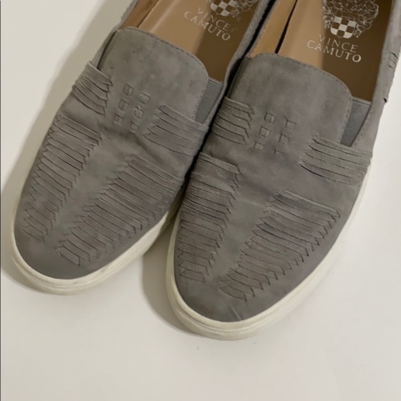 Vince Camuto Shoes - Vince Camino sliders size 7 medium